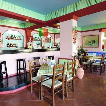 Charming In 40 M² With Shared Pool דירה *